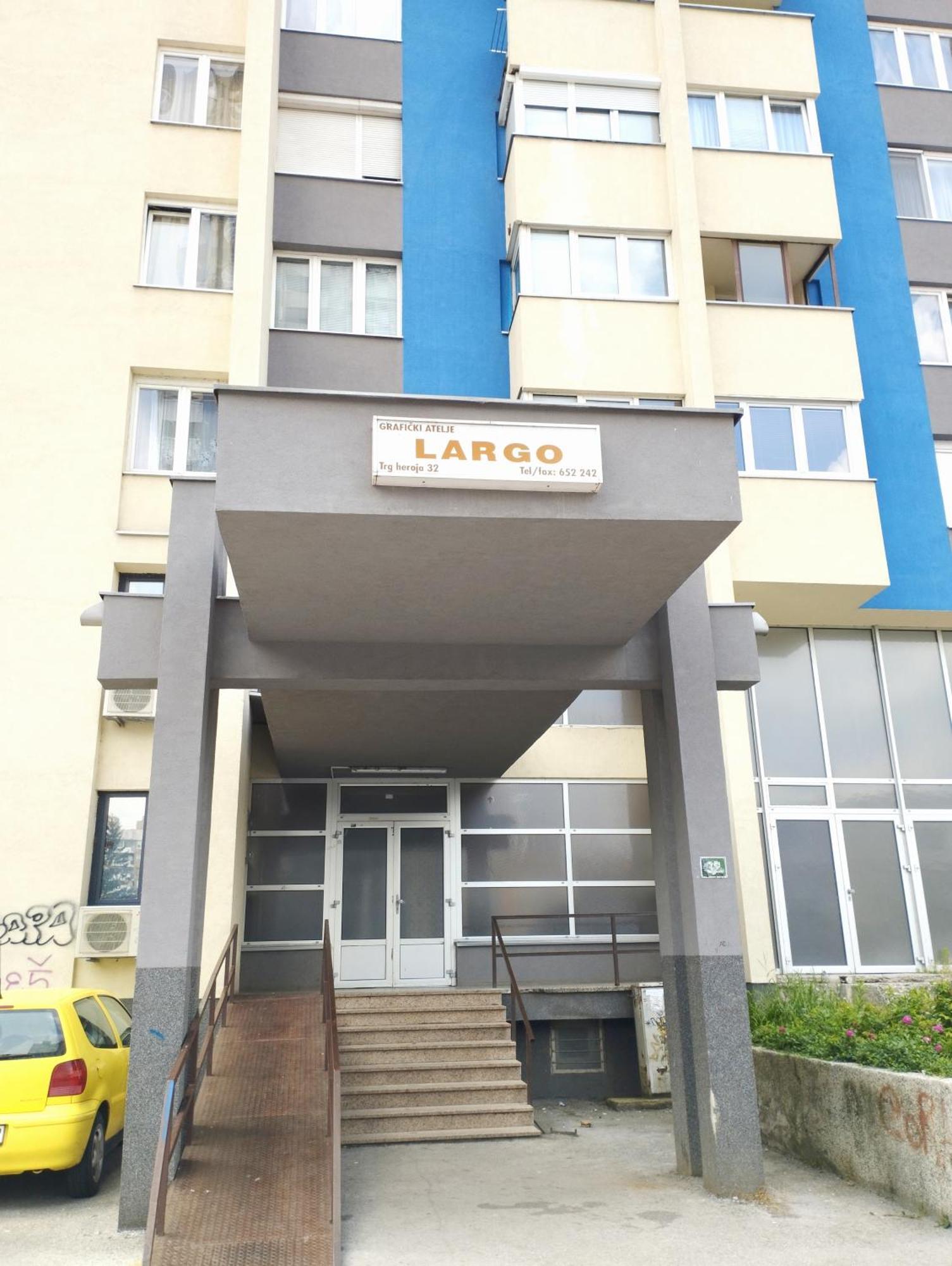 Amigo-free Public Parking Appartement